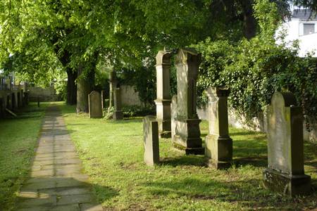 Grabsteine auf dem jüdischen Friedhof in Königswinter-Altstadt