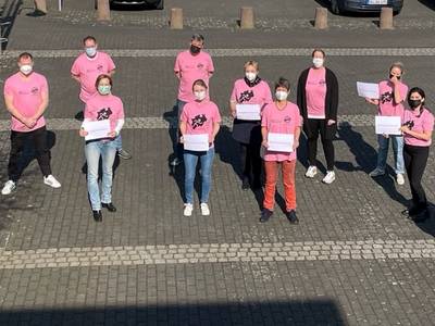 Mitarbeitende des Rathauses-Oberpleis setzen ein Zeichen gegen Rassismus