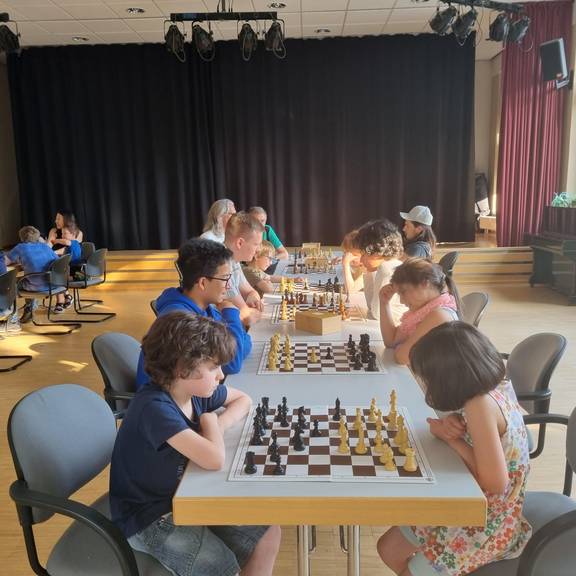 Kinder und Jugend 2
