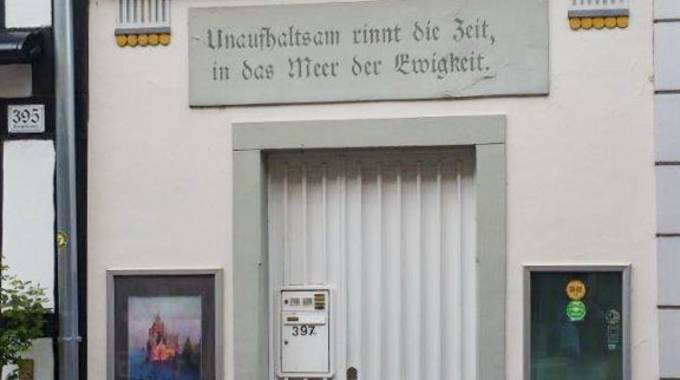 Eingangsportal zum jüdischen Bethaus in der Hauptstraße Königswinter © Siebengebirgsmuseum Eingangsportal zum jüdischen Bethaus in der Hauptstraße Königswinter