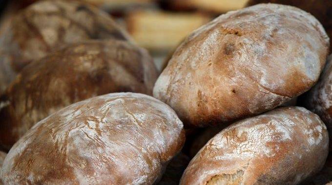 Steinofenbrot im Museums-Backofen