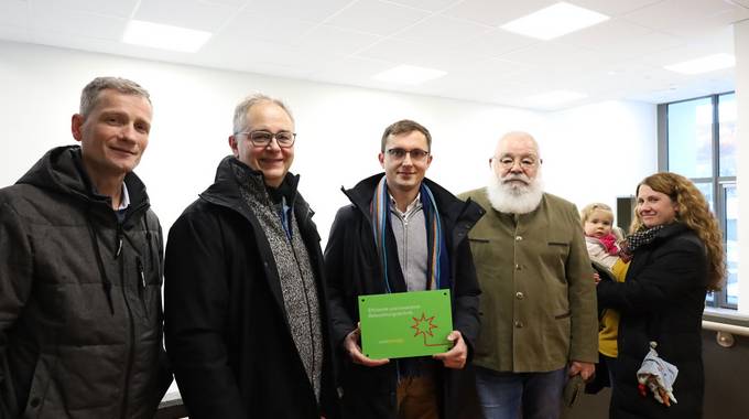 (v.l.n.re.) Stefan Hillebrand (Ingenieurbüro Jüngling), Technischer Dezernent Theo Krämer, Thomas Krischik (Westenergie AG), Ulrich Berres (Geschäftsbereichsleiter Kultur) und Diana Dettinger (Städtische Fördermittelakquise) freuen sich über die LED-Förderung.