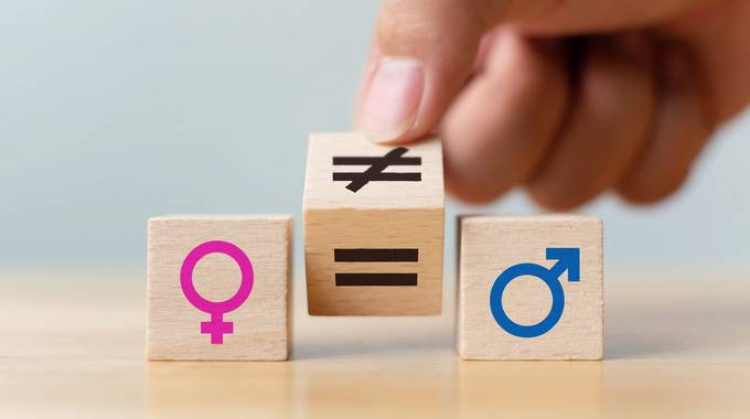 Symbolbild Gleichstellung der Geschlechter mit 3 Würfeln dargstellt