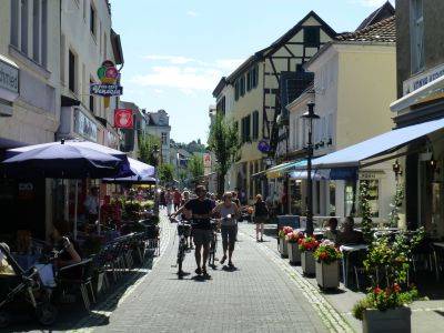 Straßenszene in der Hauptstraße