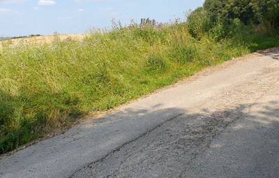 Noch nicht sanierter Wirtschaftsweg in Bockeroth