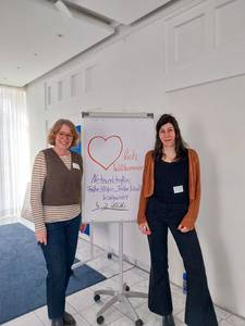 Koordinatorin der Frühen Hilfen Ute Berledt-Dörr (li.) und Fachreferentin Christine Schoelen