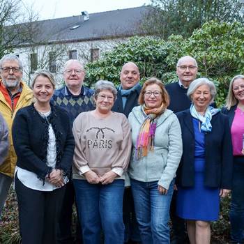 Bürgermeisterin Heike Jüngling (2.v.li) und Mitabeiterinnen des Geschäftsbereiches Soziales und Generationen mit der neugewählten Seniorenvertretung Königswinter