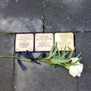Der Stolperstein für Heinrich Weich an der Grabenstraße 16