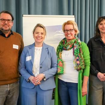 Geschäftsbereichsleiter des städtischen Jugendamtes, Christian Weuthen, Bürgermeisterin Heike Jüngling, Netzwerkkoordinatorin Angela Stang-Schlitt und Annett Volmer vom LVR beim Auftakt des „Netzwerks Kinderschutz“ (v.li.n.re)