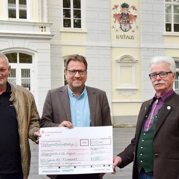StarkregenSpendenuebergabe BFA 01