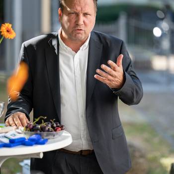 Bürgermeister Lutz Wagner bei der Verleihung der BEM-Prämie
