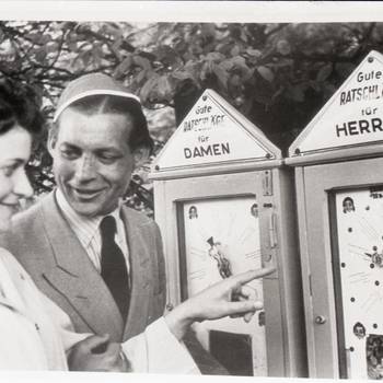 Automat „Orakel” an der Godesburg, Fotografie, 1950er Jahre