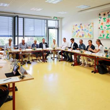 Die Runde der Teilnehmenden zu Beginn des Fachgesprächs