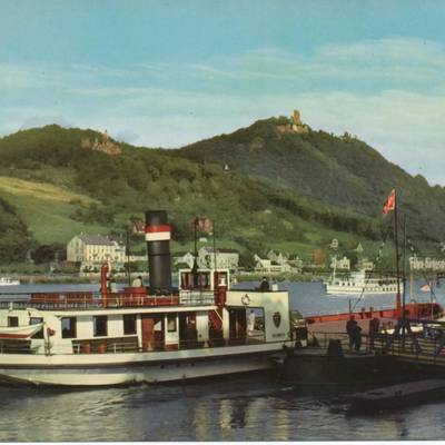 Historische Fotografie: Fährbetrieb beim Drachenfels Von Fähre zu Fähre
