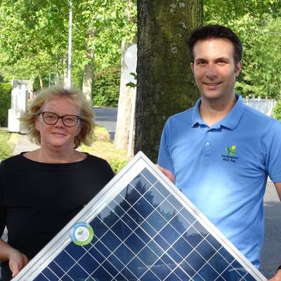 Petra Grebing und Thorsten Schmidt beraten zu Solarstrom in Privathäusern.