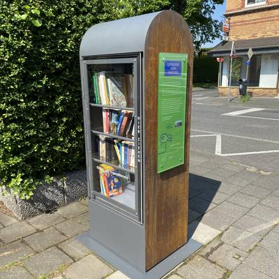 Der neue Bücherschrank in Niederdollendorf steht rund um die Uhr zum Stöbern zur Verfügung