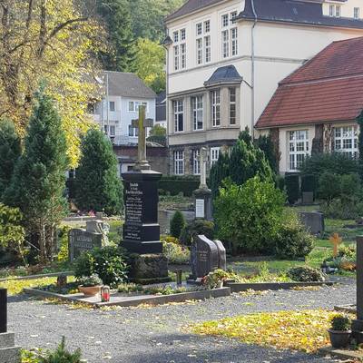 Der Friedhof am Palastweiher in Königswinter-Alsttadt
