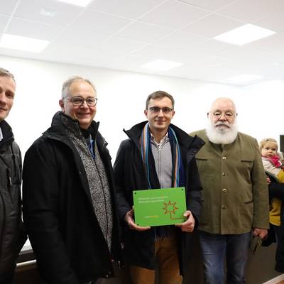 (v.l.n.re.) Stefan Hillebrand (Ingenieurbüro Jüngling), Technischer Dezernent Theo Krämer, Thomas Krischik (Westenergie AG), Ulrich Berres (Geschäftsbereichsleiter Kultur) und Diana Dettinger (Städtische Fördermittelakquise) freuen sich über die LED-Förderung.