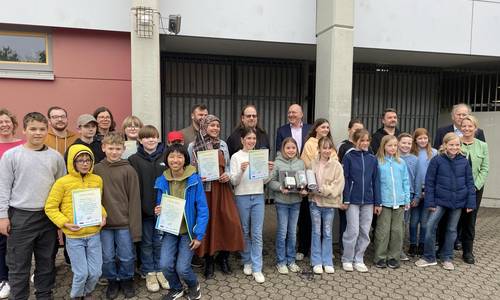 sch lerinnen und sch ler pr sentieren innovative internet der dinge projekte in k nigswinter