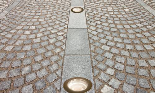 Symbolbild, LED-Beleuchtung auf dem Boden