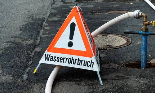 Hinweis auf Wasserrohrbruch
