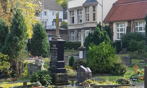 Der Friedhof am Palastweiher in Königswinter-Alsttadt