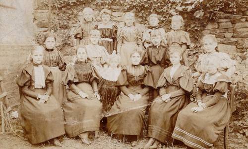 Schülerinnen der höheren Töchterschule Königswinter, Fotografie 1874
