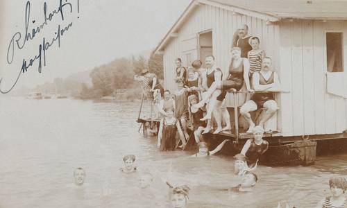 Menschen beim Baden im Strandbad Rhöndorf, Fotografie, um 1925