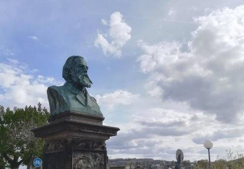 Denkmal Wolfgang Müller von Königswinter an der Haltestelle Denkmal am Rhein