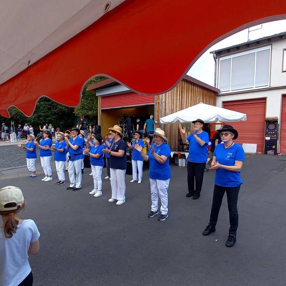 Line Dance beim Sommerfest 20250830 170127