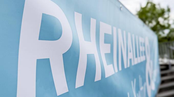 Banner an der Rheinallee 8 © Stadt Königswinter bannerrheinalleeausschnitt