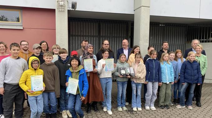 sch lerinnen und sch ler pr sentieren innovative internet der dinge projekte in k nigswinter