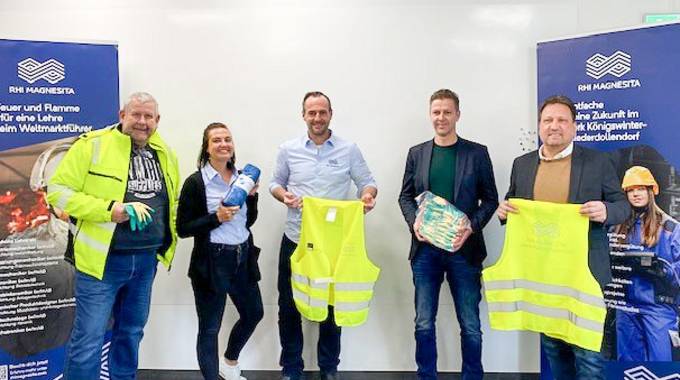 Spendenübergabe RHI mit Bürgermeister Lutz Wagner Spendenübergabe RHI mit Bürgermeister Lutz Wagner