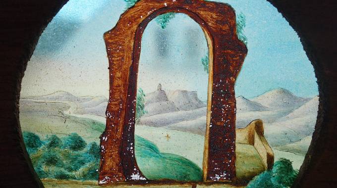 Laterna-magica-Bild „Rolandsbogen“, Glas, handbemalt, vermutlich englisch, um 1860 © Privat Laterna-magica-Bild „Rolandsbogen“, Glas, handbemalt, vermutlich englisch, um 1860