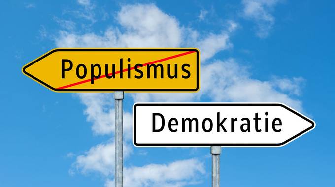 Schilder: Populismus Demokratie © AnimalFloraPicsStock - stock.adobe.com adobestock 150217527 animaflora picsstock low